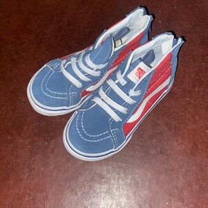 NWOT
Vans
Toddler size 8